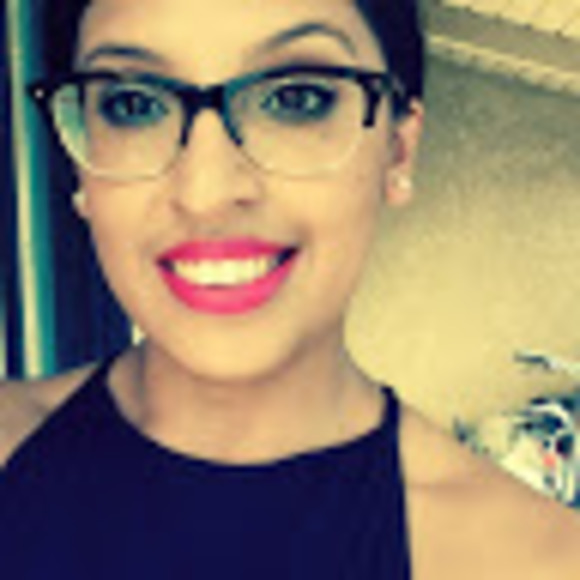 Meet your Posher, Sabrina - Picture 1 of 1